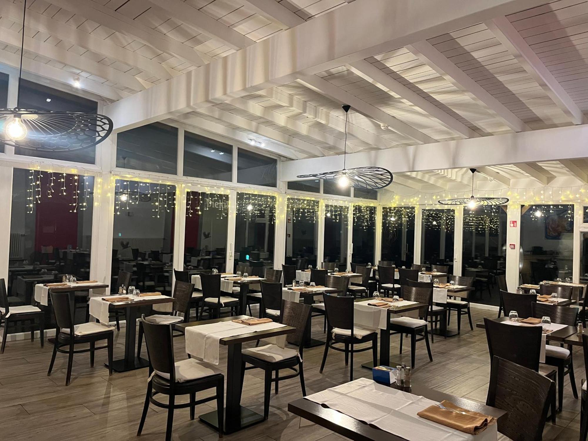 Hotel Restaurant Le Paris Мондорф-Лес-Баинс Экстерьер фото